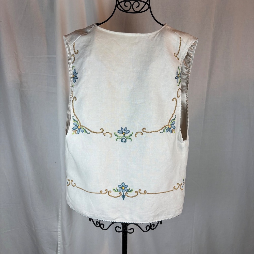 Vintage Floral Cross Stitch Embroidered Wht Linen Vest  Handmade Upcycled  Sz S - Picture 3 of 14